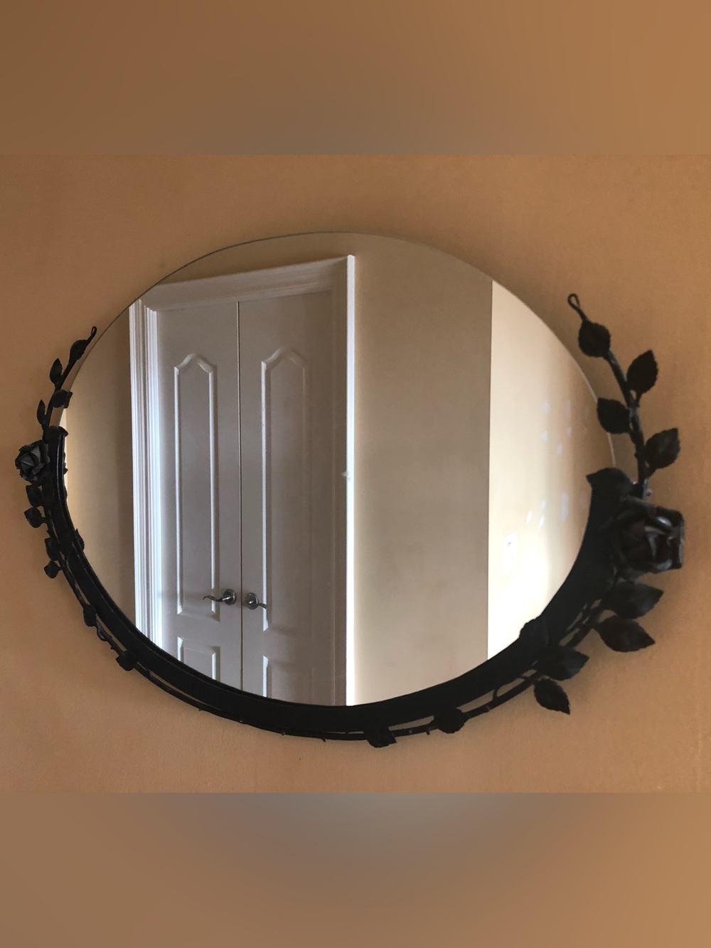 Round Black Decorative Wall Mirror